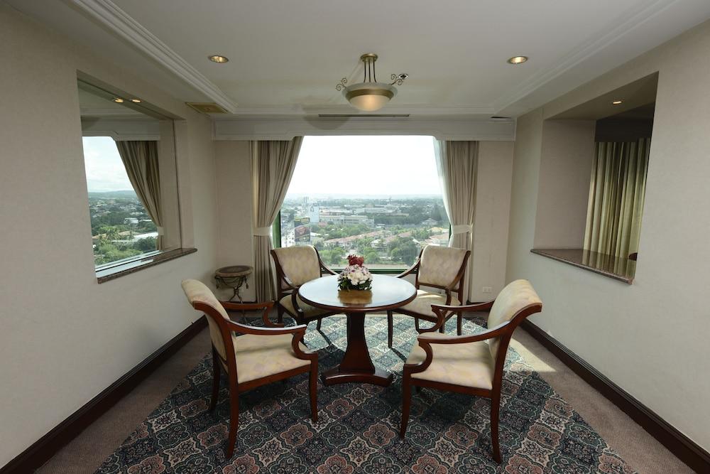 Grand Regal Hotel Davao City Dış mekan fotoğraf